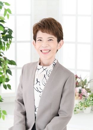 微笑む女性
